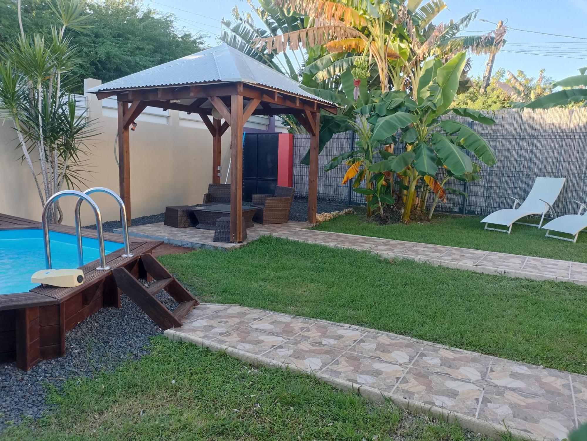 Gites Monoi 4 Personnes Avec Piscine Privee Saint-Francois  Luaran gambar